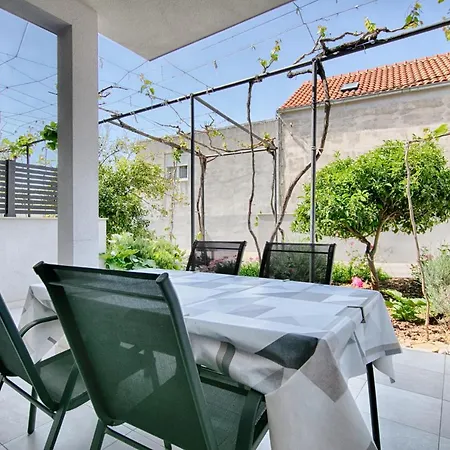 Dule Πανσιόν 4*