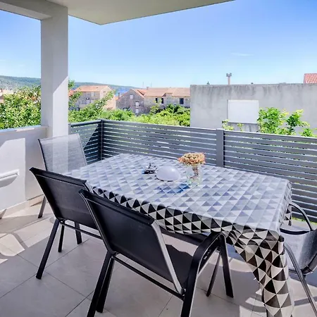 Gostinjska kuća Dule 4*