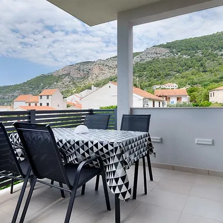 Dule 4* Komiza